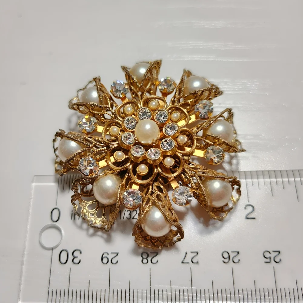 Vintage Barclay Fine Filigree Cone Petal Glass Rhinestone Faux Pearl Brooch Pin
